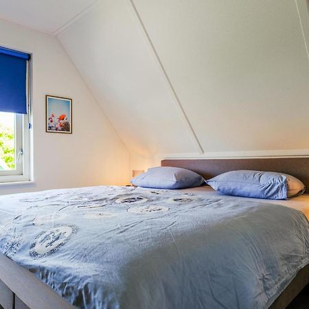 4 Bedroom Cozy Home In Zonnemaire Buitenkant foto